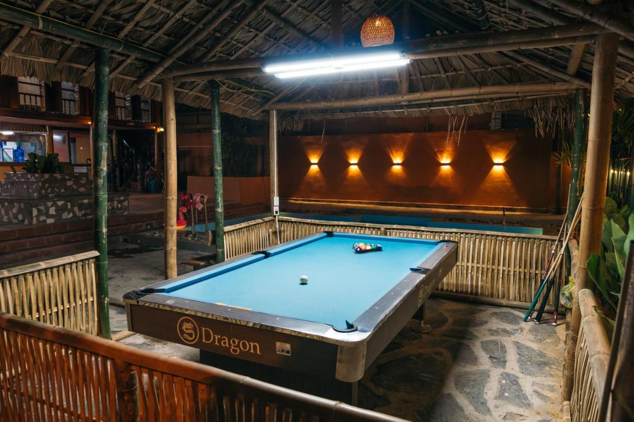 Odyssey Hostel, Tours & Motorbikes Rental Ha Giang Esterno foto