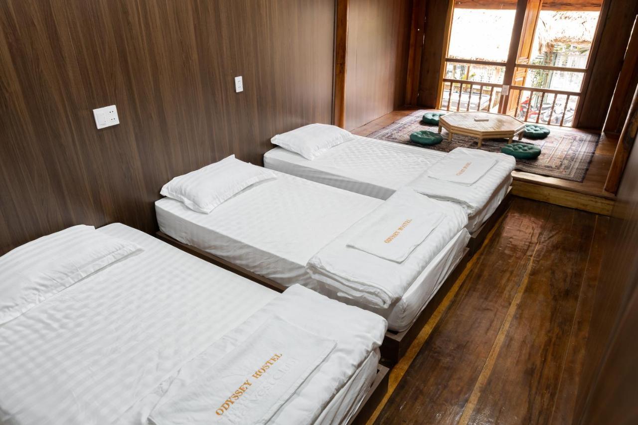 Odyssey Hostel, Tours & Motorbikes Rental Ha Giang Esterno foto