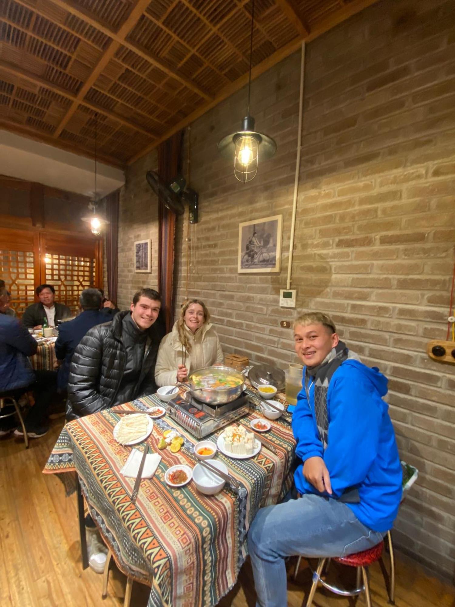 Odyssey Hostel, Tours & Motorbikes Rental Ha Giang Esterno foto