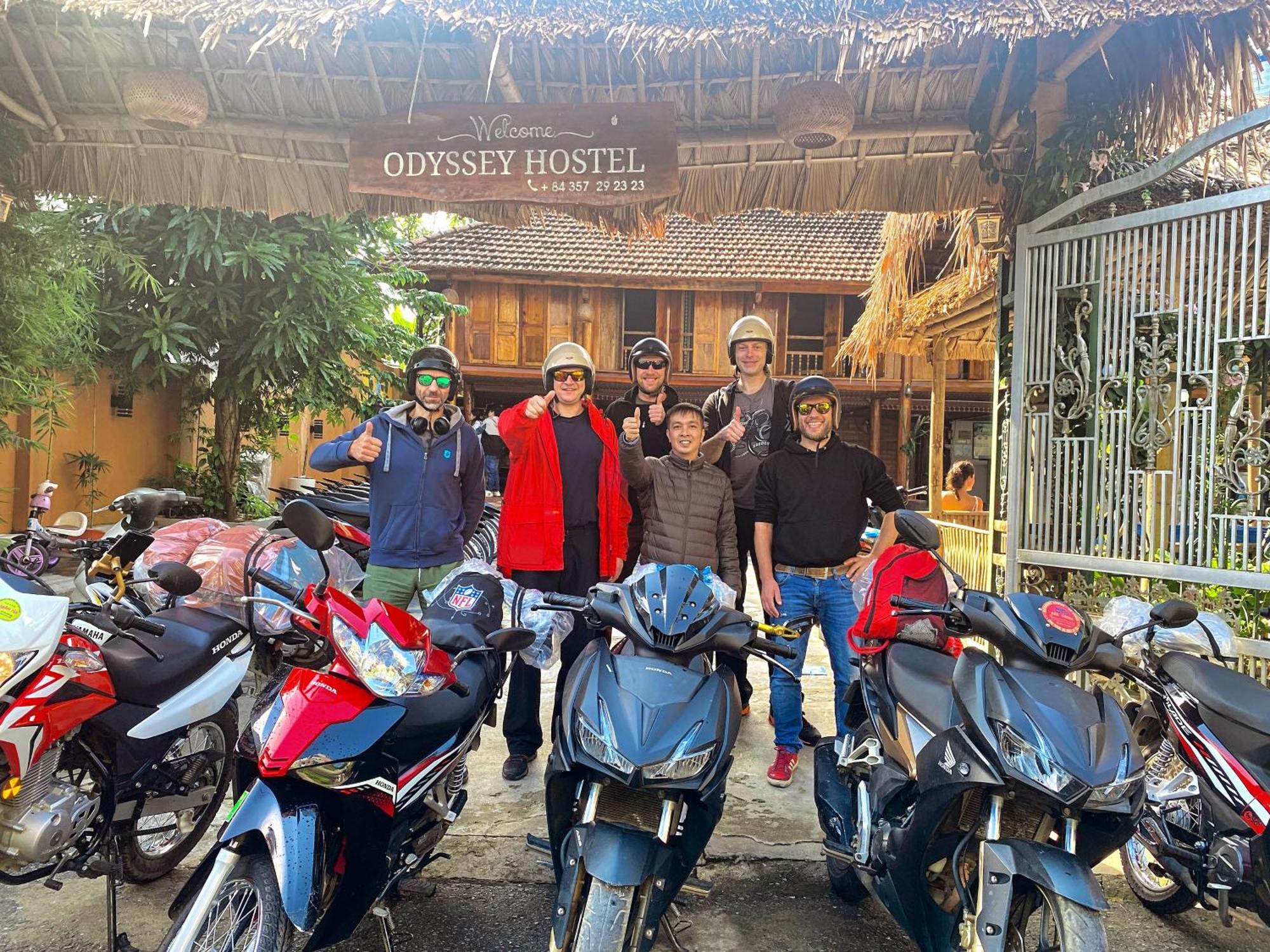 Odyssey Hostel, Tours & Motorbikes Rental Ha Giang Esterno foto