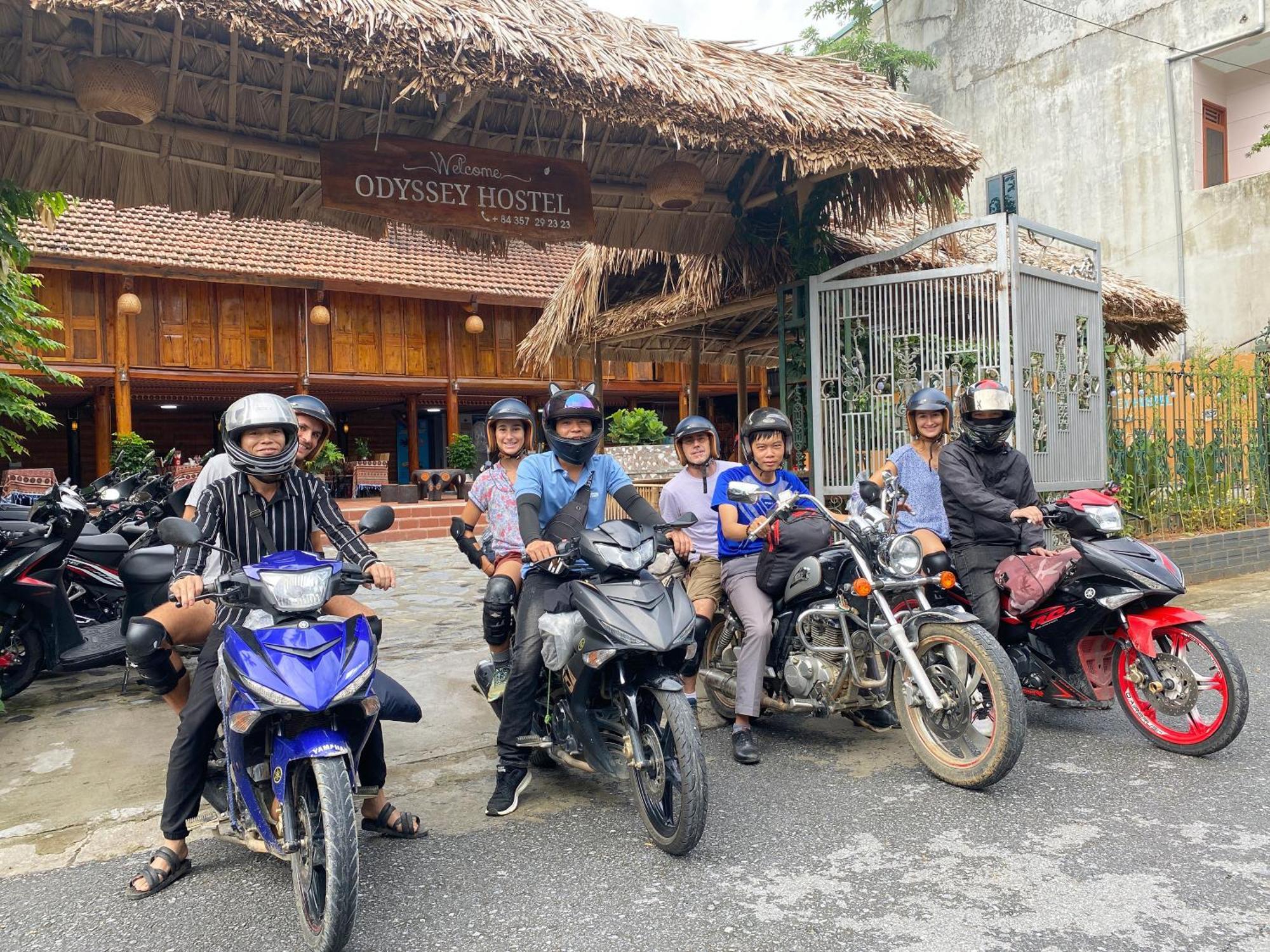 Odyssey Hostel, Tours & Motorbikes Rental Ha Giang Esterno foto