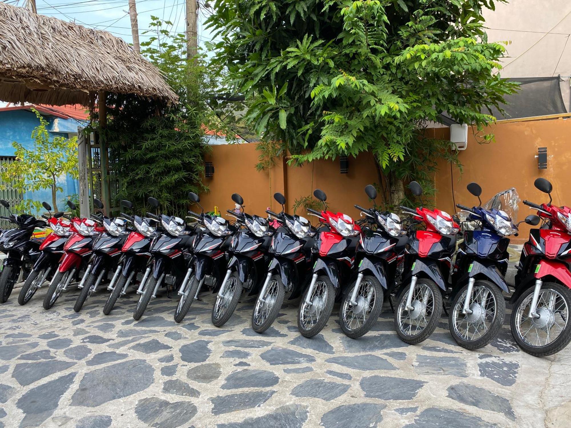 Odyssey Hostel, Tours & Motorbikes Rental Ha Giang Esterno foto