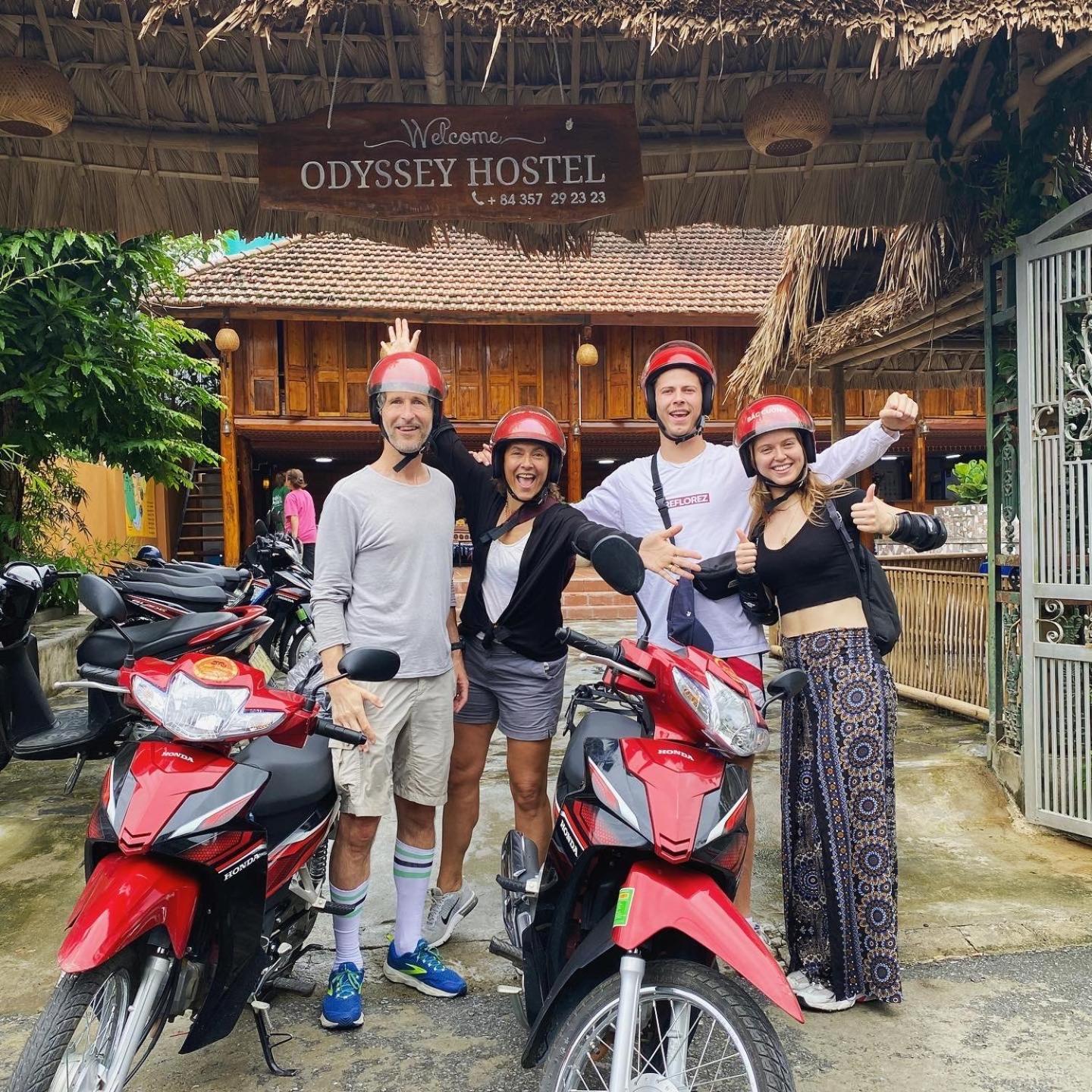 Odyssey Hostel, Tours & Motorbikes Rental Ha Giang Esterno foto