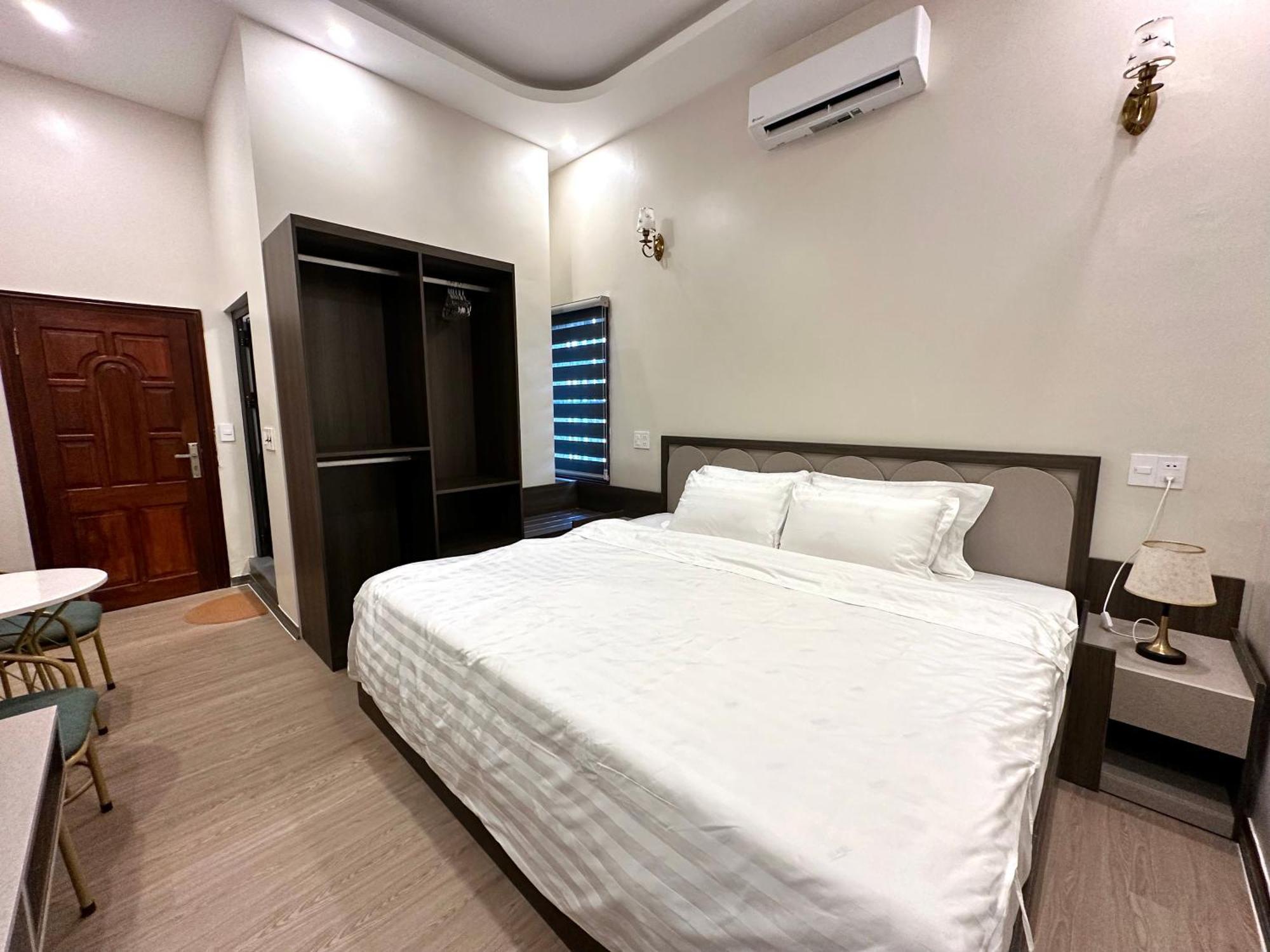 Odyssey Hostel, Tours & Motorbikes Rental Ha Giang Esterno foto