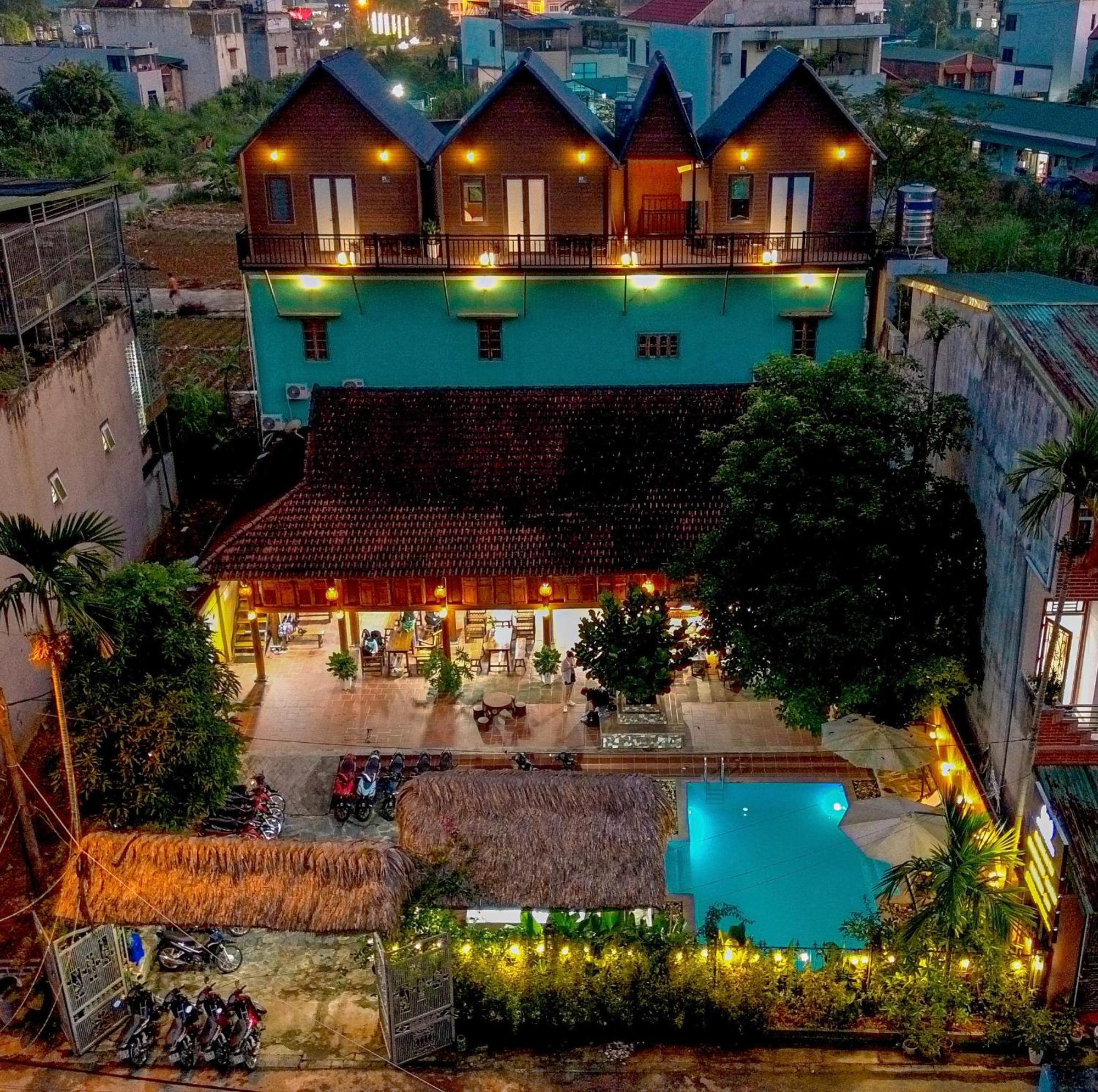 Odyssey Hostel, Tours & Motorbikes Rental Ha Giang Esterno foto